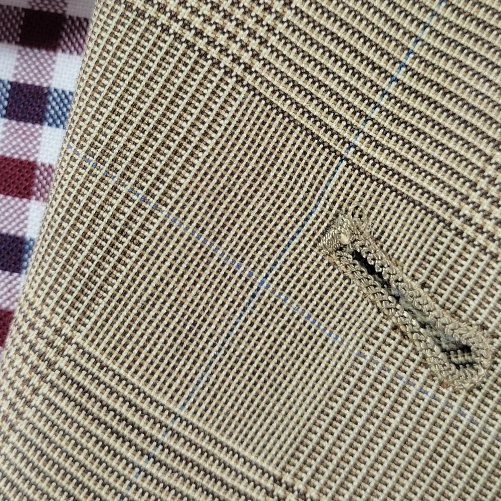 VTG Tommy Hilfiger Men's Sport Coat Blazer Three Button Brown Plaid Wool Sz‎ 44L